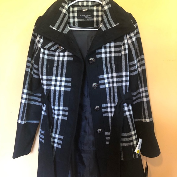 Coat - Picture 1 of 5